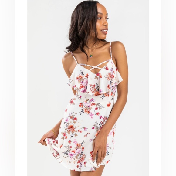 Trixxi Dresses & Skirts - TRIXXI White Floral Chest Cut Out Spaghetti Strap Dress. NEW
Size: MEDIU…